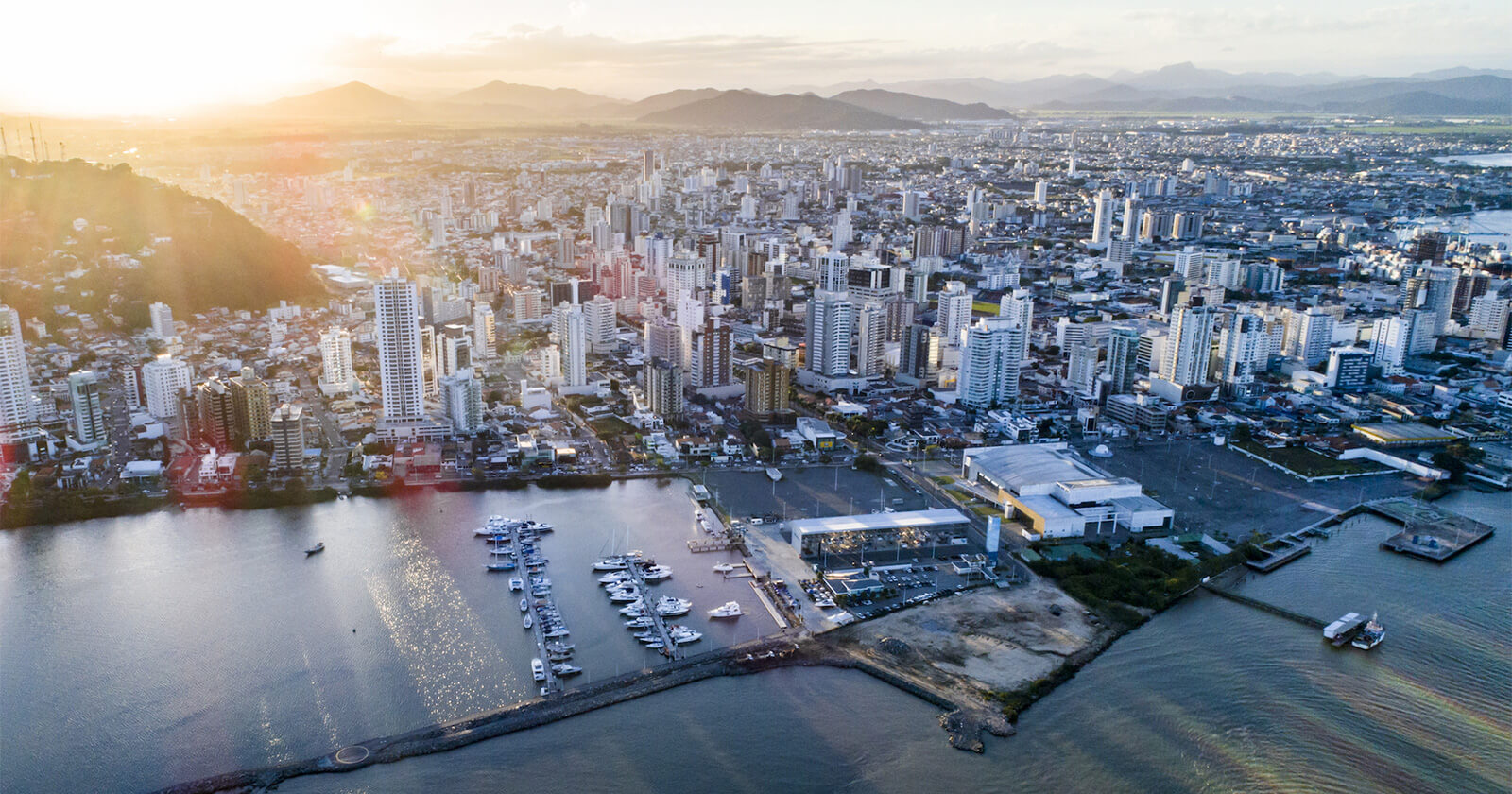 Vista panorâmica de Itajaí - Marina, Rio Itajaí-Açu e Porto